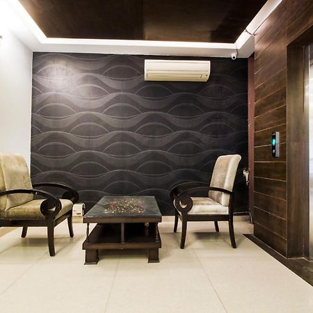 Fabhotel Signature Cyber Park Deli Exterior foto
