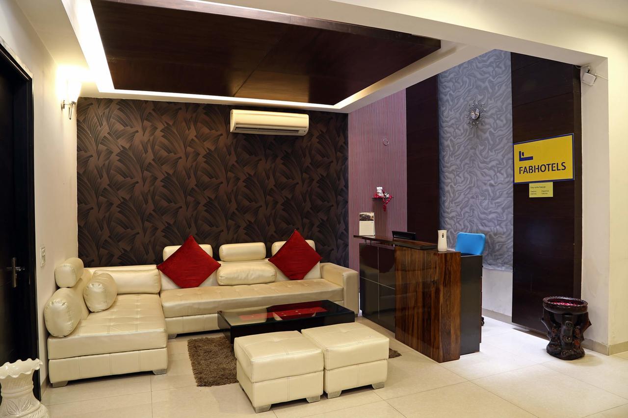 Fabhotel Signature Cyber Park Deli Exterior foto