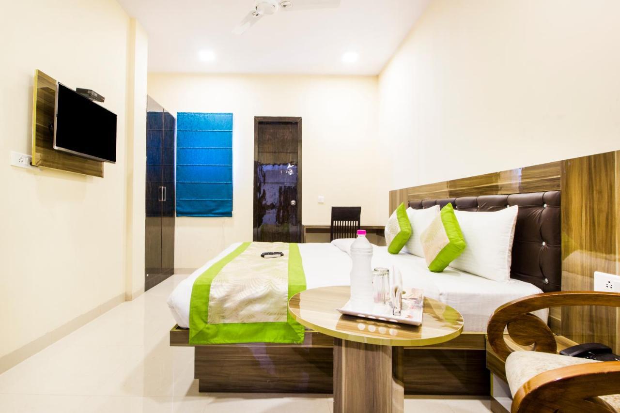 Fabhotel Signature Cyber Park Deli Exterior foto